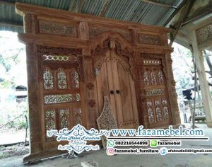 Gebyok Gapura Jati Ukir